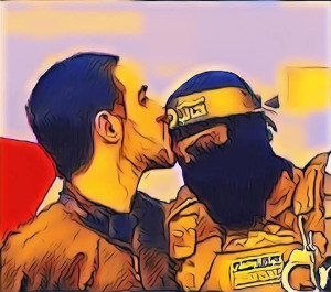 أسير إسرائيلي يقبل رأس مقاوم فلسطيني من حماس