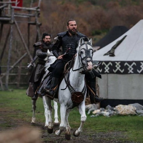 زَمَنٌ جَمِيلٌ كَانَ فِيهِ سُمُونًا