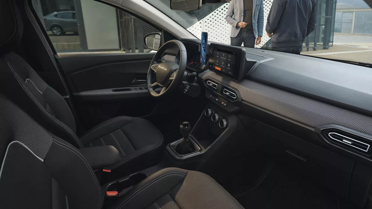 كراء سيارة داسيا لوغان (Dacia Logan) فقط بـ 150 درهم في اليوم