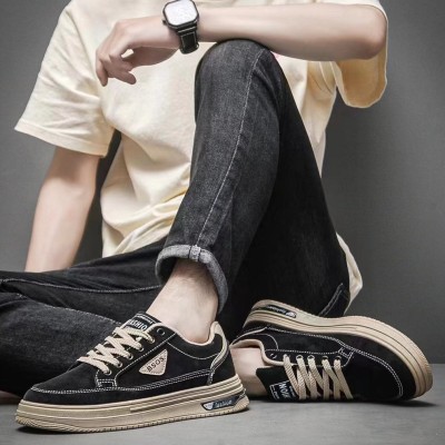 أحذية رياضية رجالية جديدة لعام 2025 - أنيقة ومتينة ومتعددة الاستخدامات