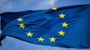 Après l'AI Act, Bruxelles publie un mode d'emploi destiné aux géants de l'IA