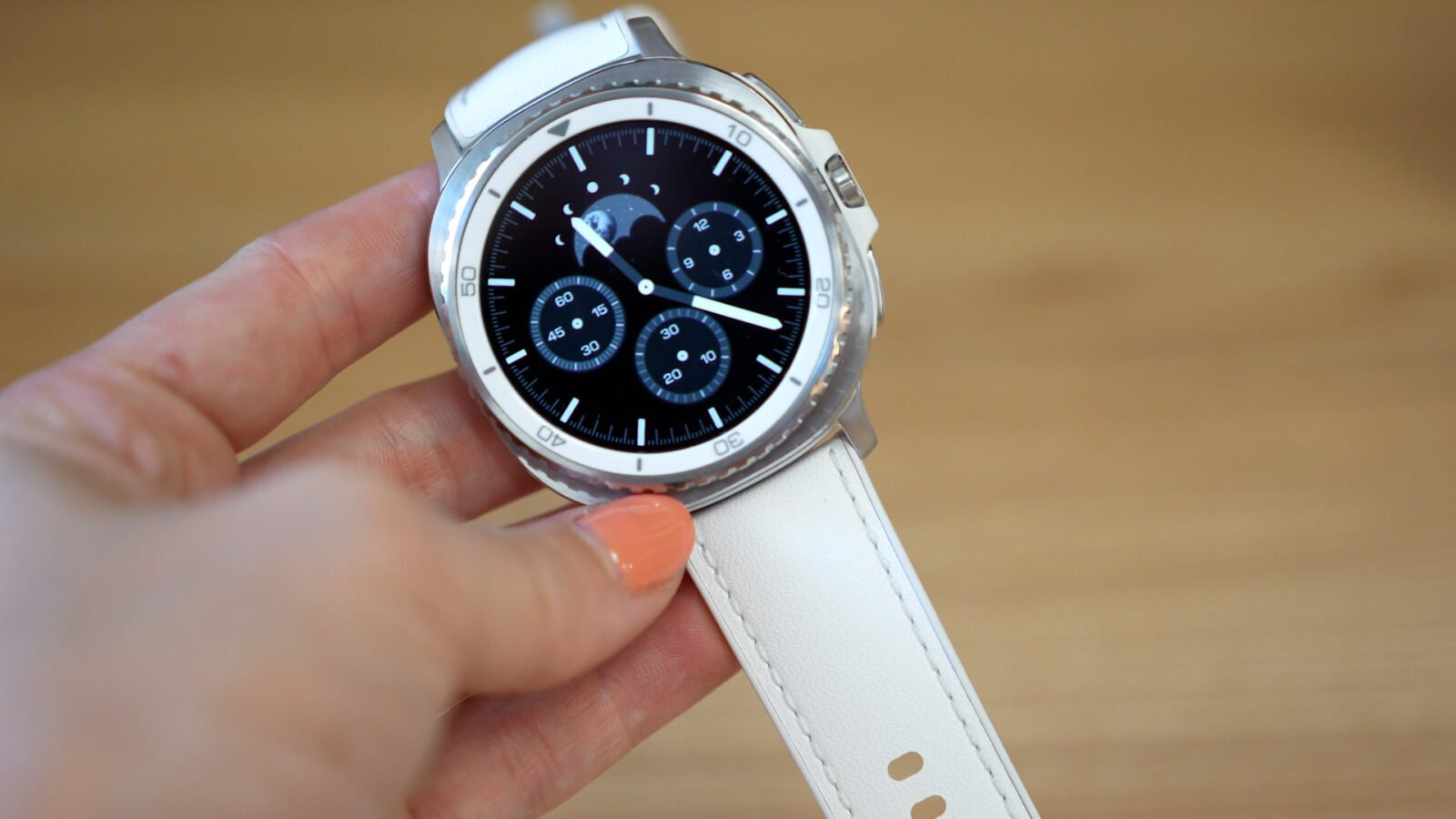 On a pris en main les Galaxy Watch 8 : élégance, finesse et One UI 8 Watch sont là
