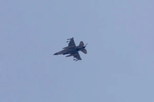 إسرائيل تنفذ ضربات ضد “الحوثيين”