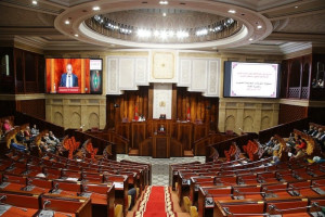 “يقوّض ثقة المواطنين”.. قوانين حساسة تمرّ تحت قبة برلمانية شبه خالية