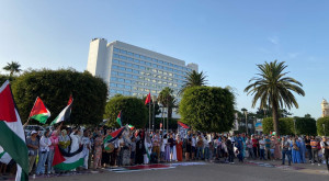 مغاربة يتظاهرون بالبيضاء احتجاجًا على اغتيال أنس الشريف وزملائه في غزة