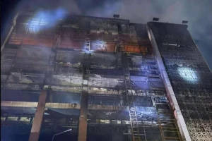 61 قتيلاً في حريق مركز تسوق بالعراق