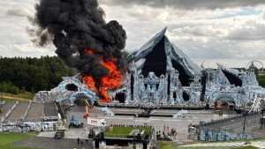 حريق يلتهم مسرح مهرجان “تومورولاند” ببلجيكا