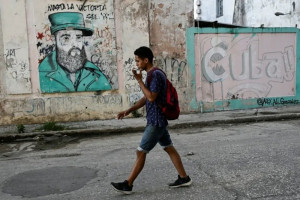 كوبا تلغي "تسقيف السن" في الانتخابات الرئاسية