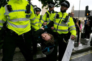 الشرطة البريطانية توقف "مناصري غزة"