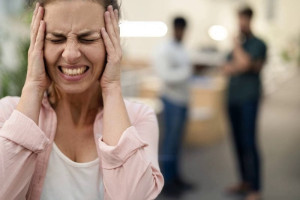 لماذا تختلف القدرة على تحمل الألم من شخص لآخر؟