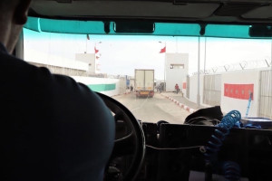 مهنيو نقل البضائع بالمغرب يحذرون من تعميم جهاز رقمي "غير مناسب"