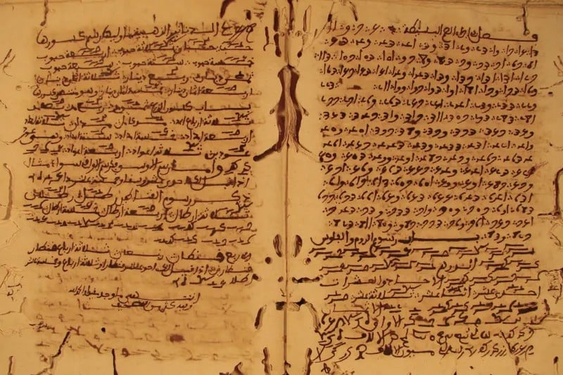العالم يكتب بالأرقام المغربية الغُبَارِيَّة .. والمشرق يتمسّك بالهندية!