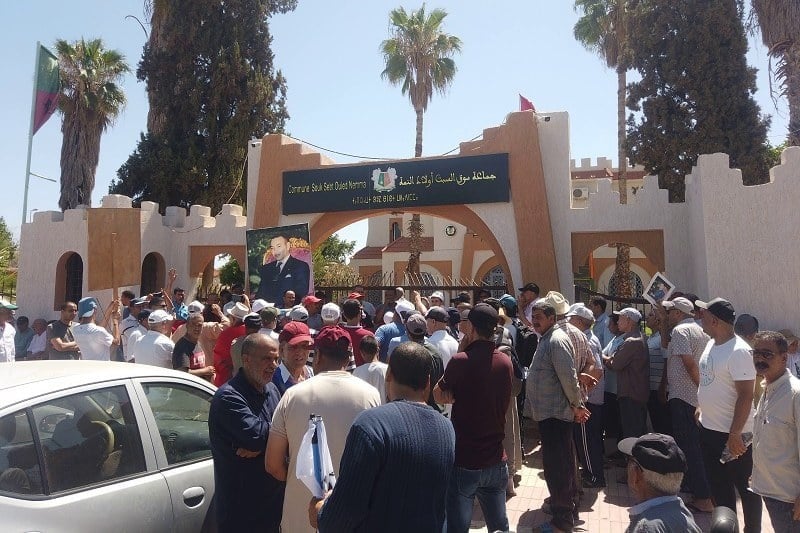 السلطة تمنع مسيرة في "سوق السبت"