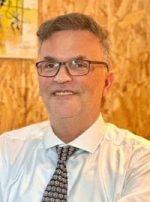 المثقف في مواجهة المعرفة المختصة...