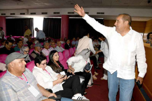 "الاتحاد الاشتراكي" يربط مصير لشكر بـ"المصلحة الفضلى" ويطالب بملكية برلمانية