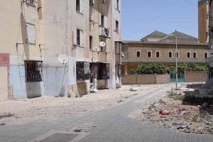 مواطنون تحت رحمة الغبار والأتربة