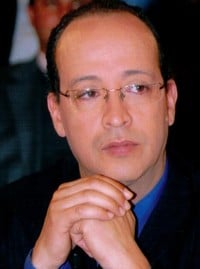 الهوية في المرايا المتعددة للسفر