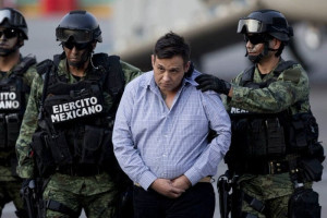 المكسيك تسلم تجار مخدرات للولايات المتحدة