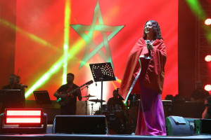 ابتسام تسكت: أشتغل على "قنبلة فنية" .. وأعطي الغناء أولوية مطلقة