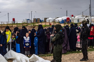 عدم ترحيل العالقين في المخيمات السورية يحبط عائلات مغربية مكلومة