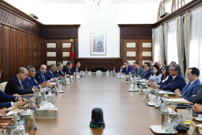 النقابات تتوعد الحكومة بـ"دخول اجتماعي ساخن" وتأمل زيادة في الأجور