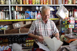 "كناش الكريدي"يرهق تجارة القرب