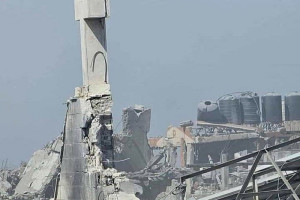 فرنسا تندد باستهداف كنيسة في غزة