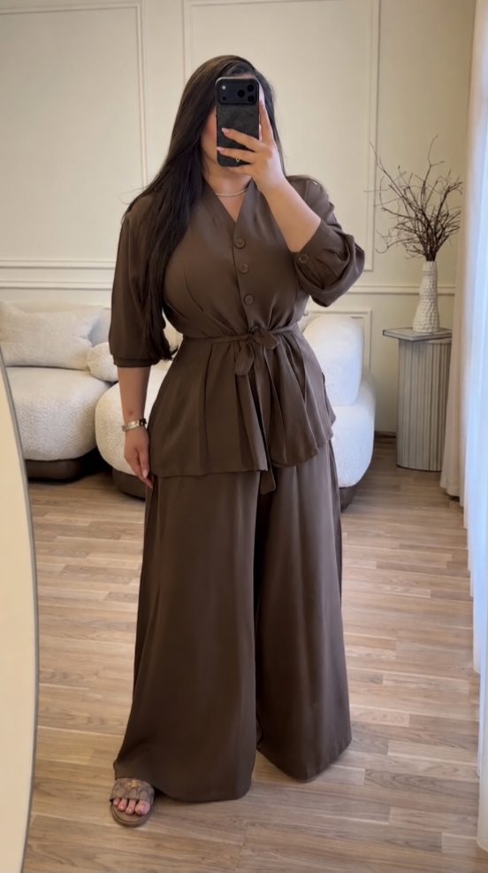 أونسومبل شيك باللون البني أنيق و مناسب لجميع النساء و فقط ب 160 درهم