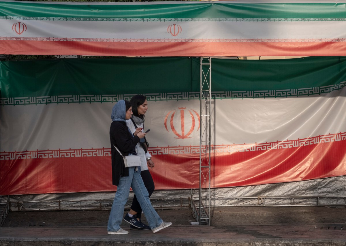 Apple alerted Iranians to iPhone spyware attacks, say researchers