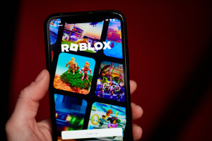 Roblox introduces new safeguards for teens, including age estimation tech