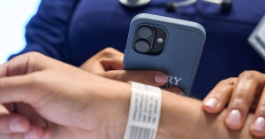 Apple highlights how its ecosystem is ‘transforming patient care' - 9to5Mac