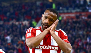 الكعبي يبدع في نصف نهائي كأس اليونان