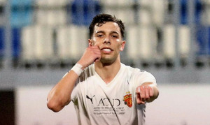 بلحاج يدون هاتريك و يؤهل فريقه لنصف النهائي