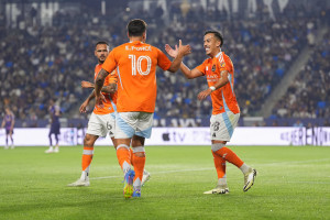 أمين باسي حاسم ضد لوس أنجلوس غالاكسي