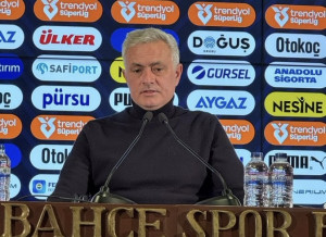 مورينيو: “كنتم تنتقدون النصيري، لكني كنت أثق به”