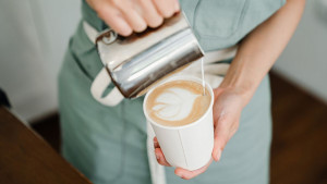 Bean vs. cup: Where is the most expensive takeaway coffee in Europe?