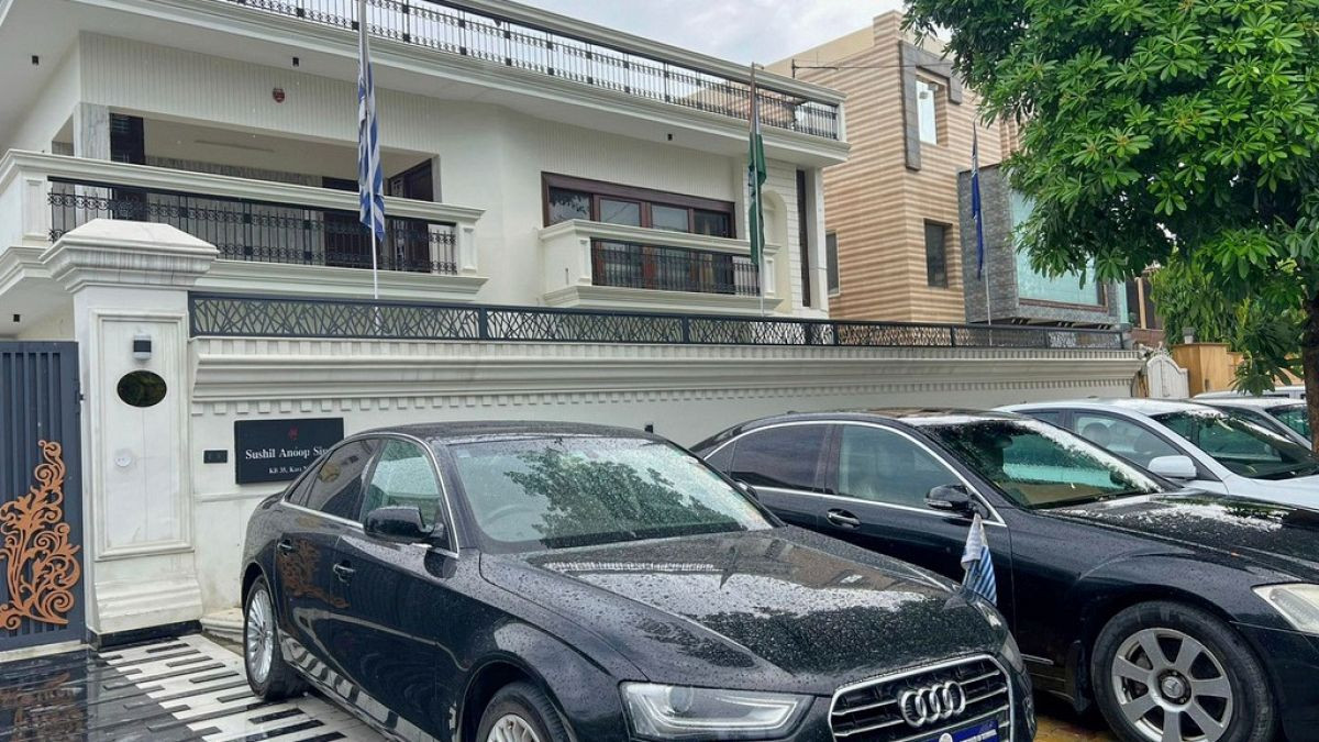 Indian police arrest man accused of running bogus embassy scam
