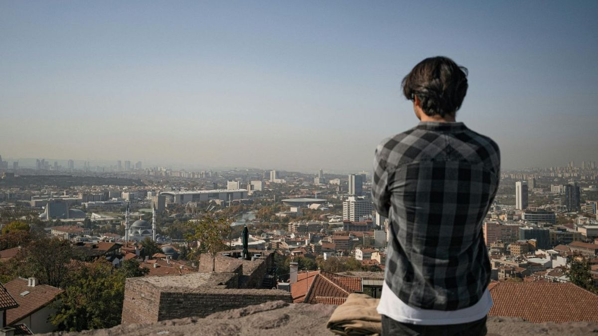 Long-term air pollution exposure raises dementia risks, study finds