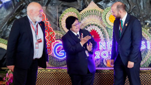 Taxpayer group calls for criminal probes of two ex-Commissioners