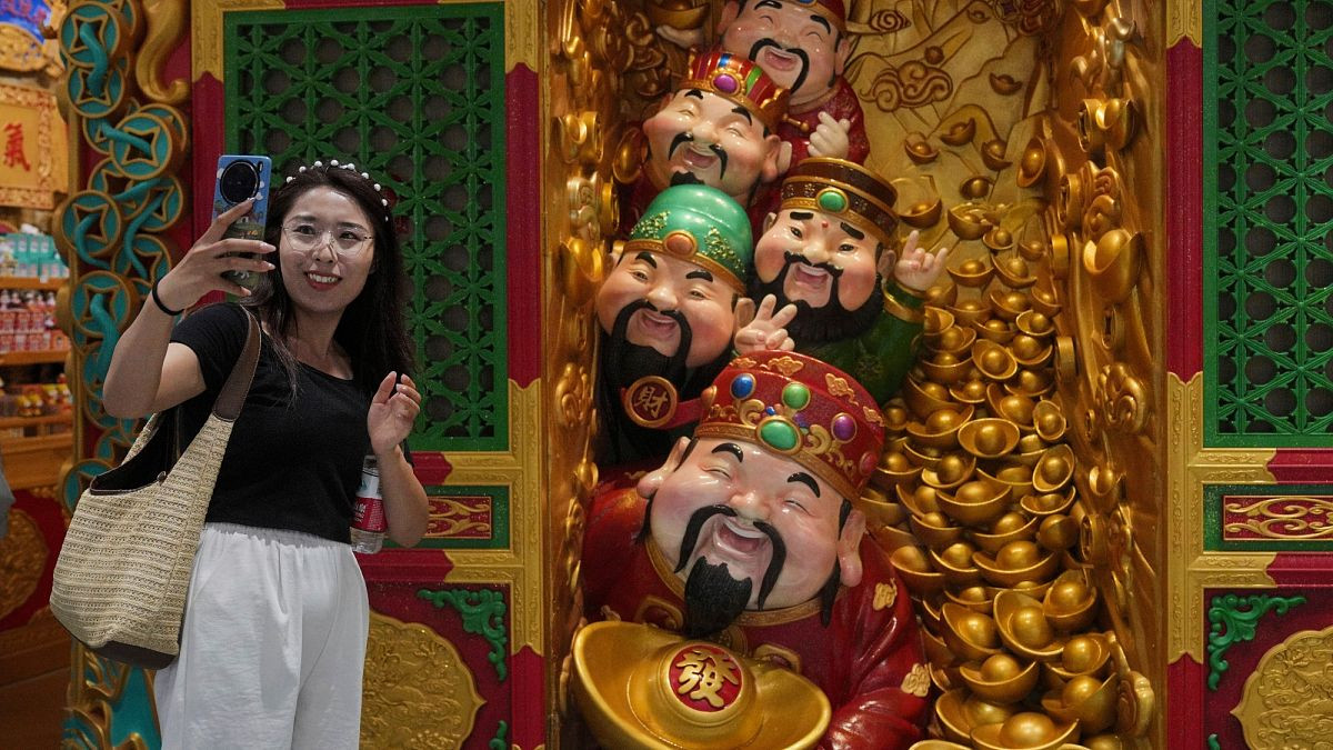 Chinese economy grows at a 5.2% annual pace despite trade war