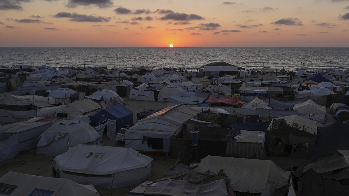 Heatwave compounds crisis for Gaza's displaced and injured