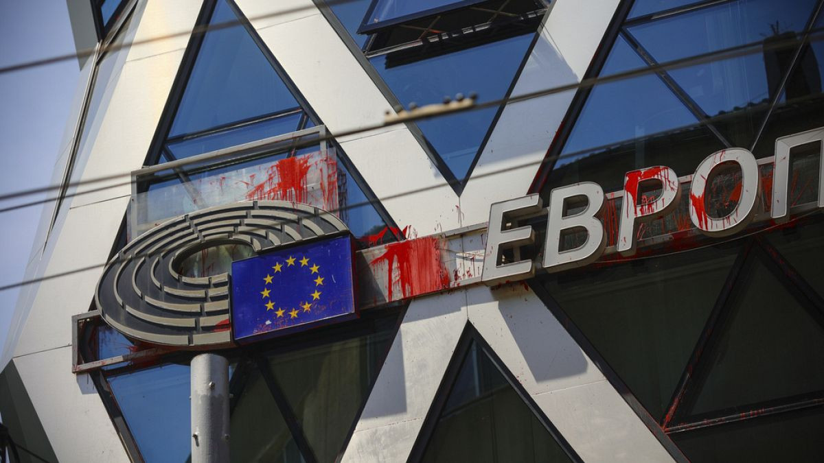 Small business owners in Bulgaria brace for switch to euro in 2026
