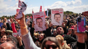 Turkish court convicts Istanbul mayor of insulting an official