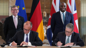 Germany and UK sign 'first of its kind' defence and migration treaty