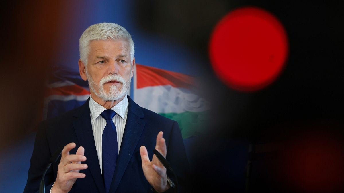 Czech president signs law criminalising communist propaganda