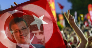 Turquie : le maire d'Istanbul condamné à vingt mois de prison pour insulte envers un procureur