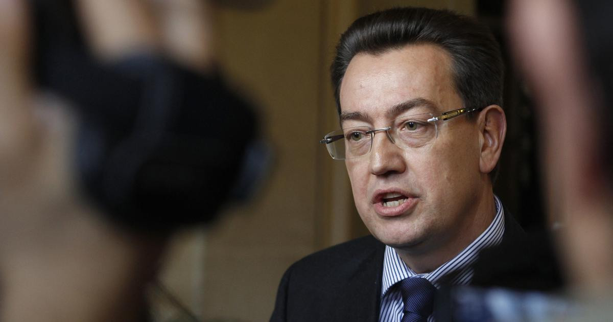 Condamné pour détournement de fonds, l’ex-chef de file de la droite lyonnaise doit rendre son écharpe de maire en attendant son procès en appel