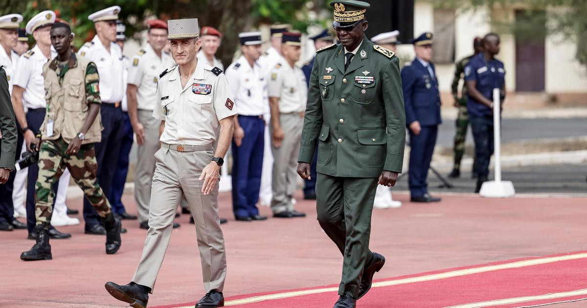« Ce changement est nécessaire » : à Dakar, la France ferme sa dernière base militaire en Afrique de l’Ouest