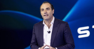 Les actionnaires de Stellantis plébiscitent l'arrivée d'Antonio Filosa à la tête du groupe