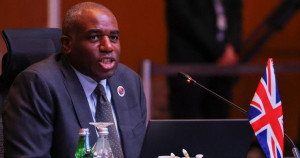 Londres se joint aux nouvelles sanctions de l'UE contre le pétrole russe